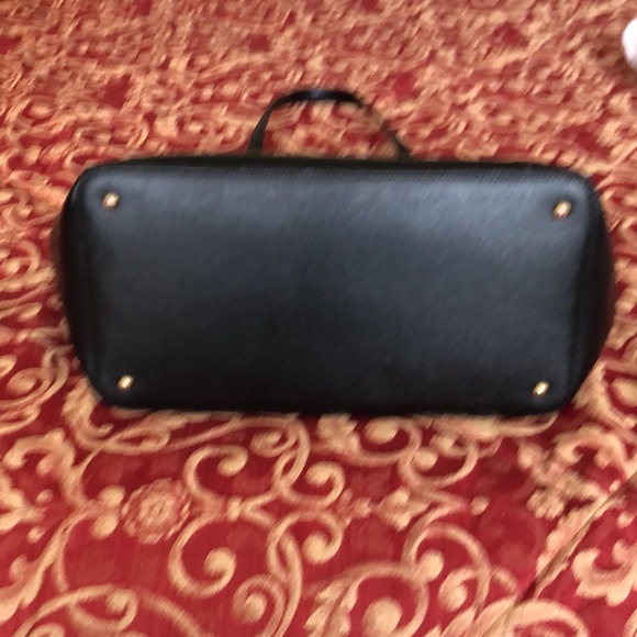 Lauren Ralph Lauren large black leather shoulder bag/purse. - Picture 11 of 13